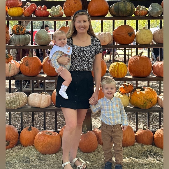 Meet your Posher, Lauren - Picture 5 of 5